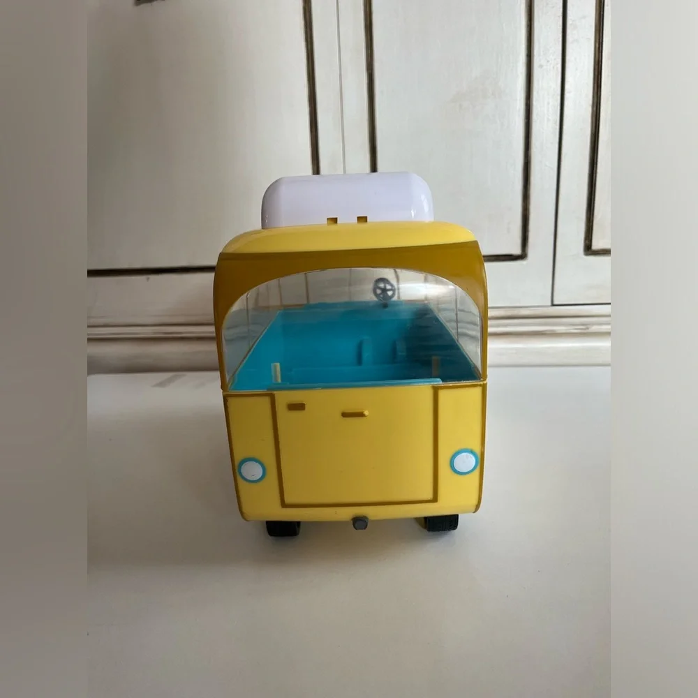 Peppa Pig yellow  RV Camper by Jazwares, 2003 incomplete